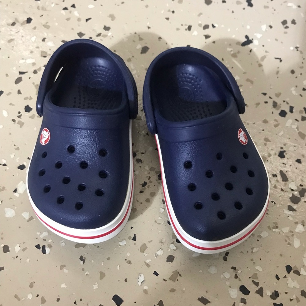Slip on Crocs for baby! Size 4/5. EUC (not sure if ever actually used) 👦🏻